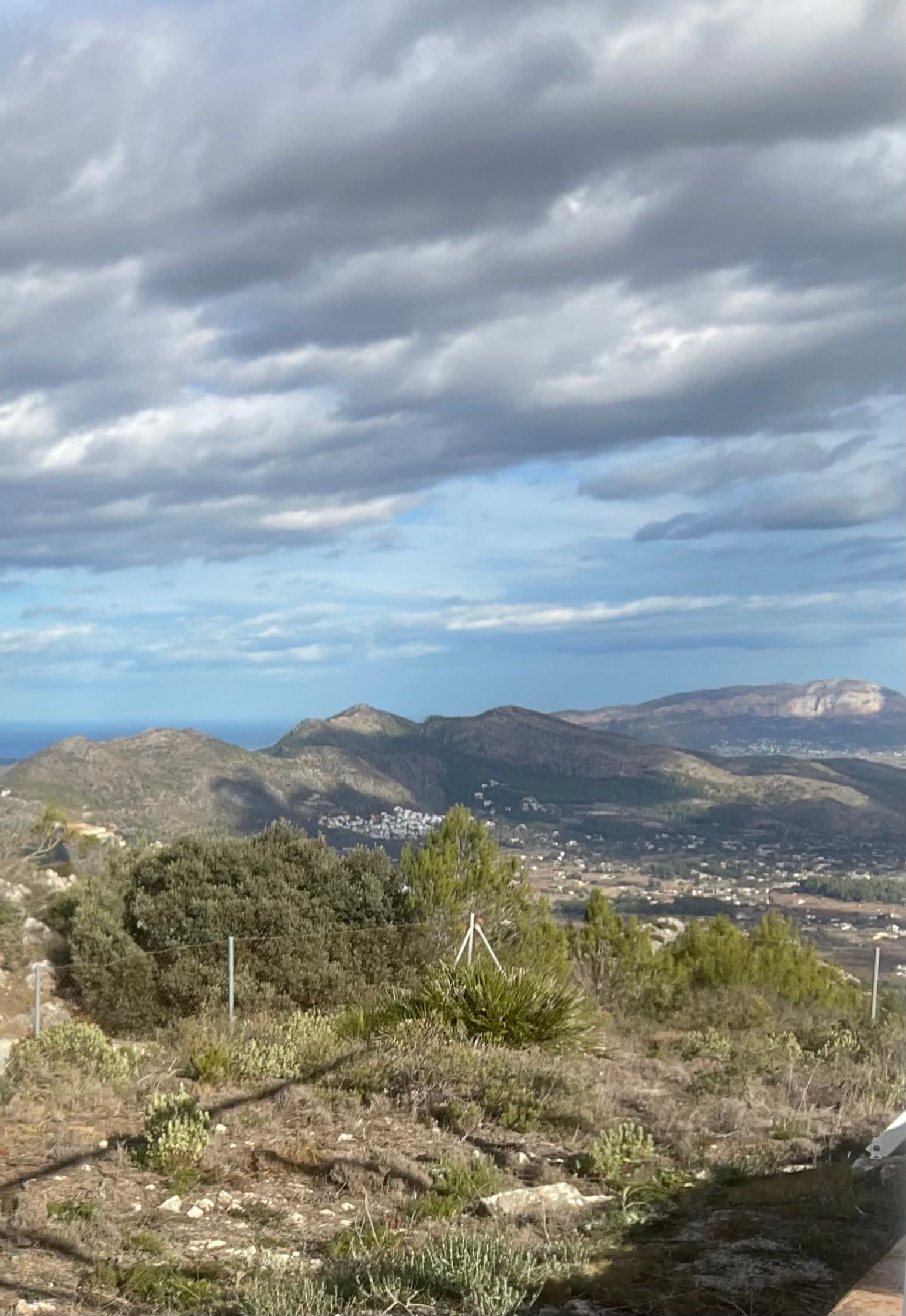 Cyclist climbing the Coll de Rates