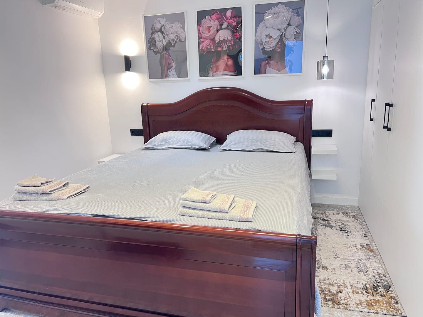 Bedroom 1: king bed